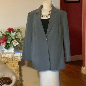 Gray fully lined blazer with one button